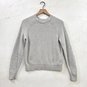 Banana Republic Textured Knit Sweater M – Light Gray Crewneck